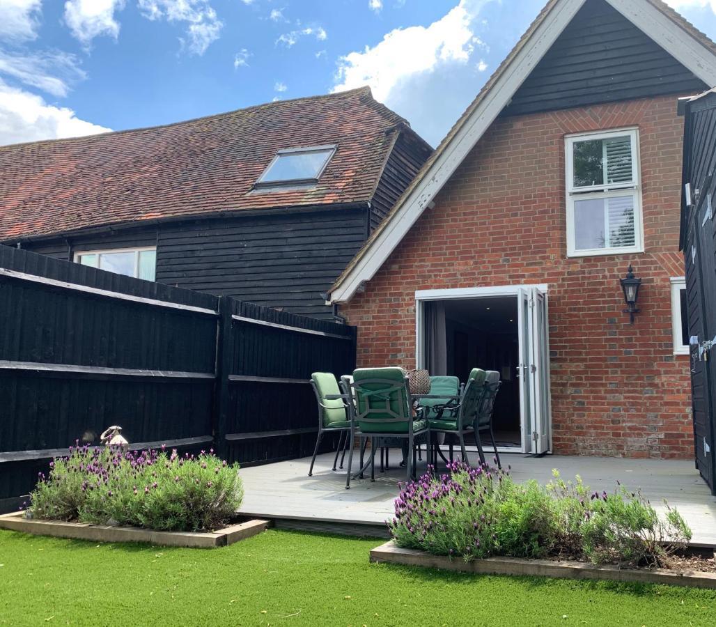 Ferienwohnung The Barn House Cranleigh Exterior foto